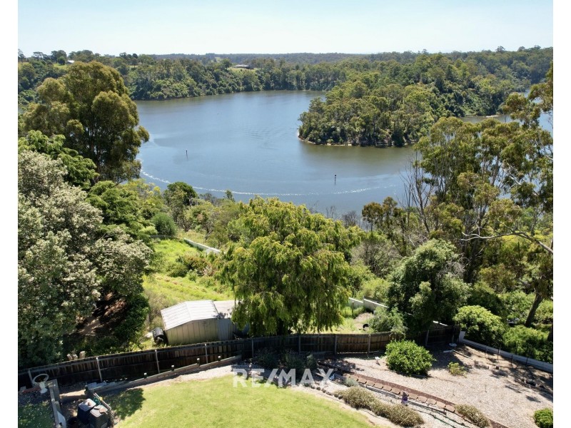 100 Capes Road, Lakes Entrance VIC 3909