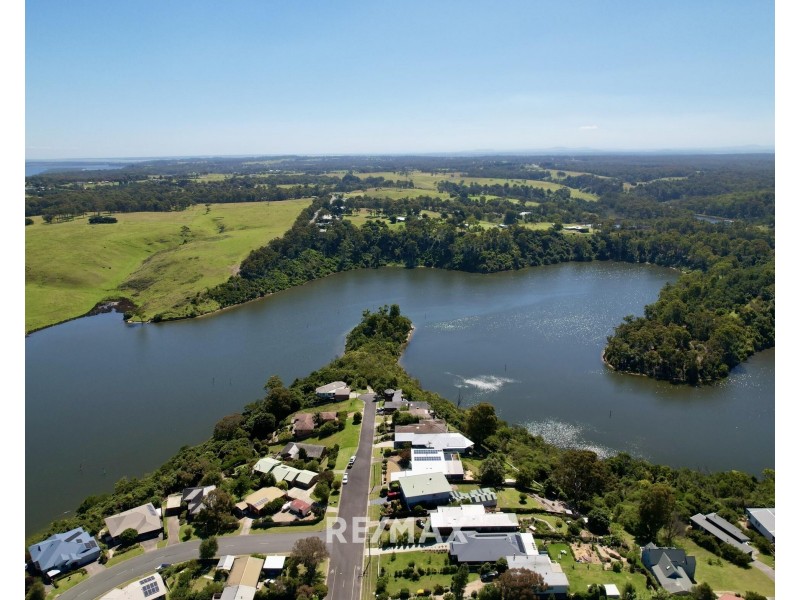 100 Capes Road, Lakes Entrance VIC 3909