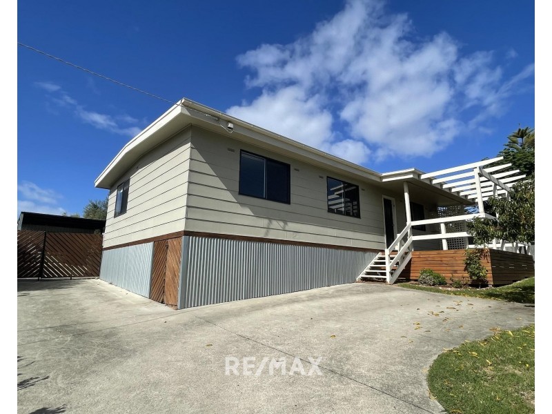 13 Lyrebird Court, Lakes Entrance VIC 3909