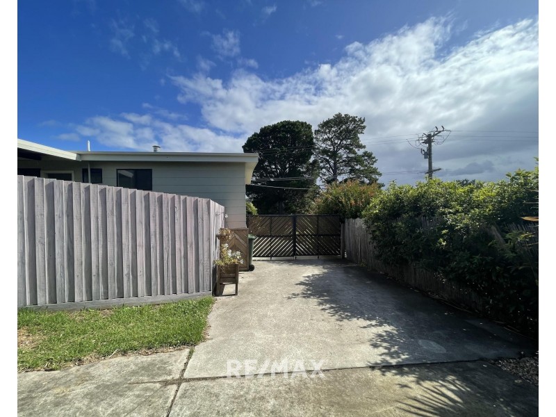 13 Lyrebird Court, Lakes Entrance VIC 3909