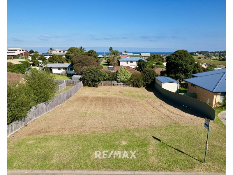 21 Bronsdon Street, Lakes Entrance VIC 3909