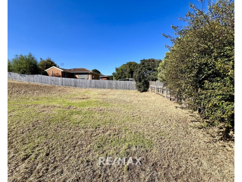 21 Bronsdon Street, Lakes Entrance VIC 3909