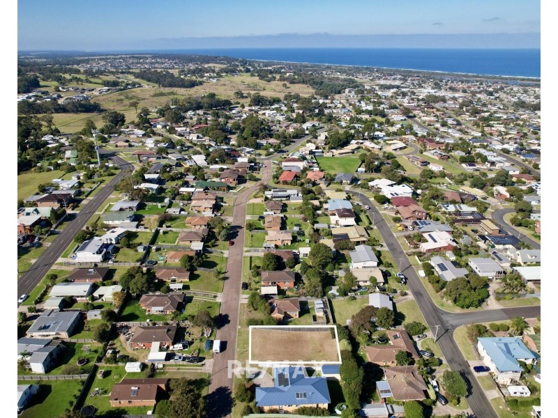 21 Bronsdon Street, Lakes Entrance VIC 3909