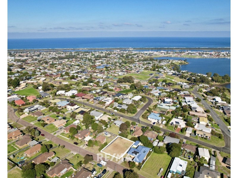 21 Bronsdon Street, Lakes Entrance VIC 3909