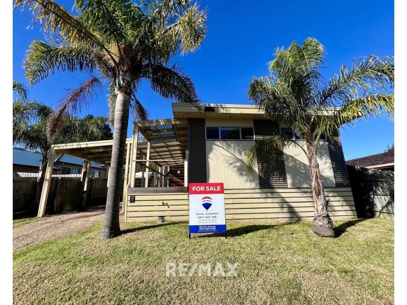 1 & 2/13 New Street, Lakes Entrance VIC 3909