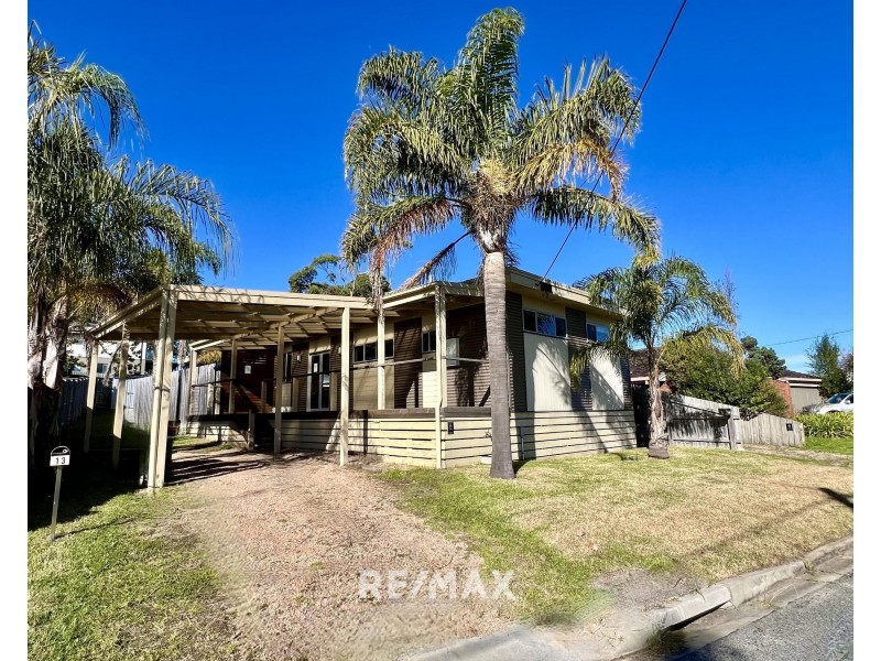 1 & 2/13 New Street, Lakes Entrance VIC 3909