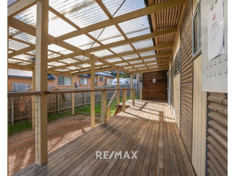 1 & 2/13 New Street, Lakes Entrance VIC 3909