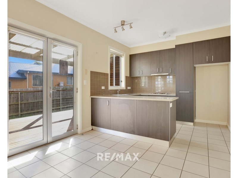 1 & 2/13 New Street, Lakes Entrance VIC 3909