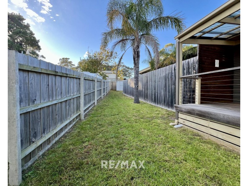 1 & 2/13 New Street, Lakes Entrance VIC 3909