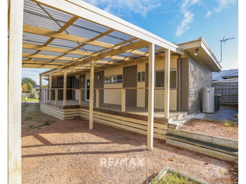1 & 2/13 New Street, Lakes Entrance VIC 3909