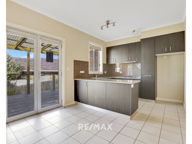 1 & 2/13 New Street, Lakes Entrance VIC 3909