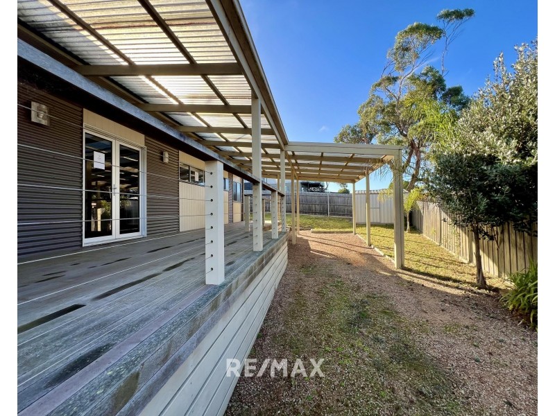 1 & 2/13 New Street, Lakes Entrance VIC 3909