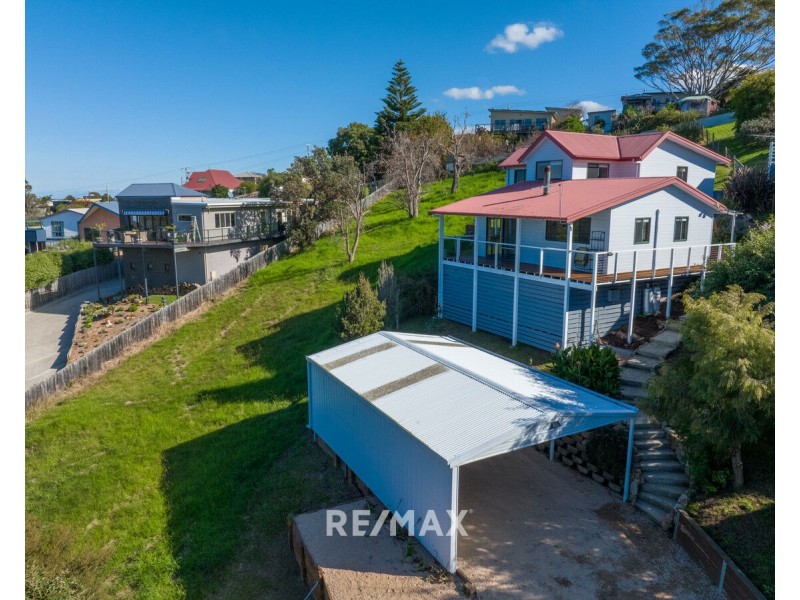 19 Outlook Avenue, Lakes Entrance VIC 3909