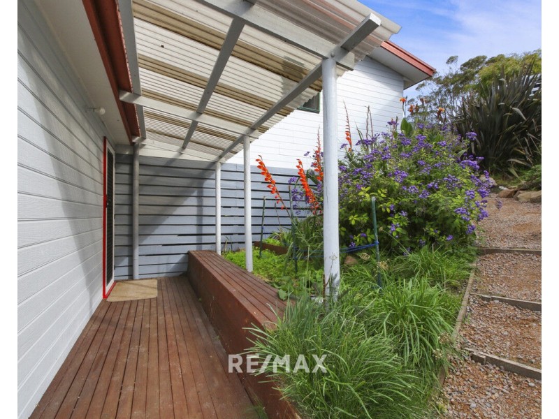 19 Outlook Avenue, Lakes Entrance VIC 3909