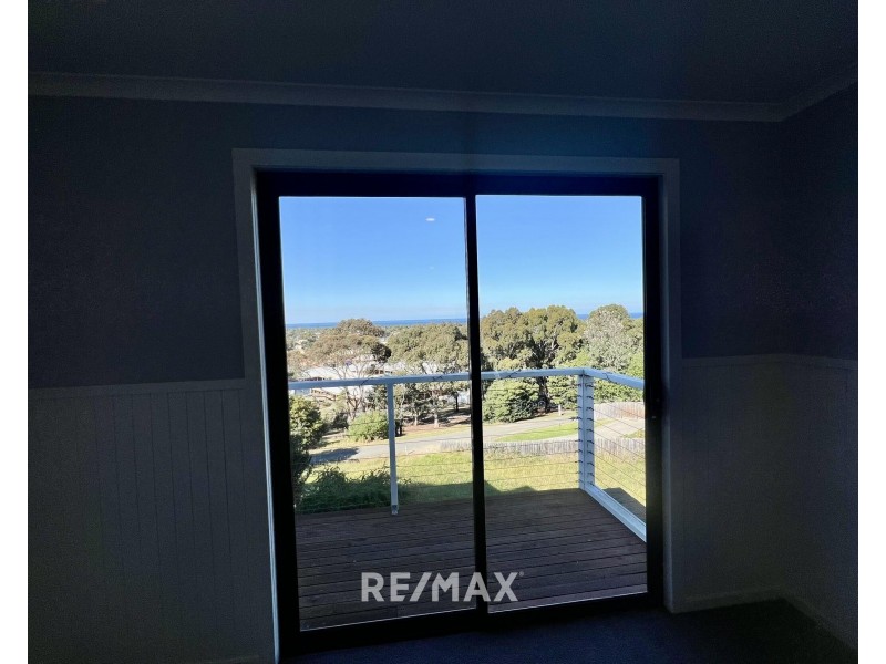 19 Outlook Avenue, Lakes Entrance VIC 3909