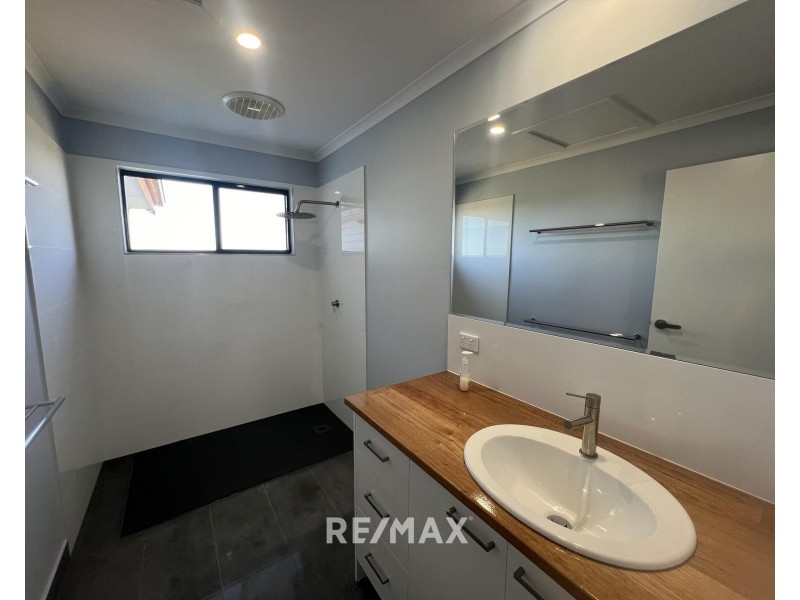 19 Outlook Avenue, Lakes Entrance VIC 3909