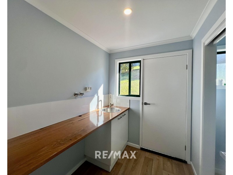 19 Outlook Avenue, Lakes Entrance VIC 3909