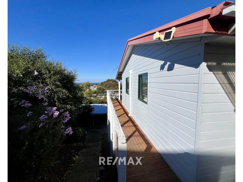 19 Outlook Avenue, Lakes Entrance VIC 3909