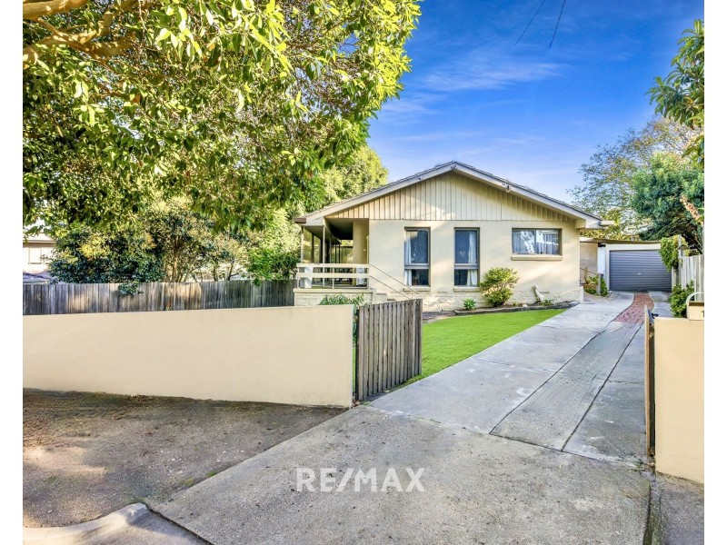 1 Roslyn Court, Lakes Entrance VIC 3909