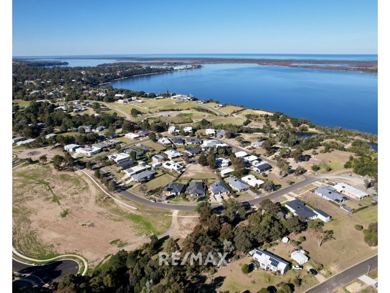 142 Kings Cove Boulevard, Metung VIC 3904