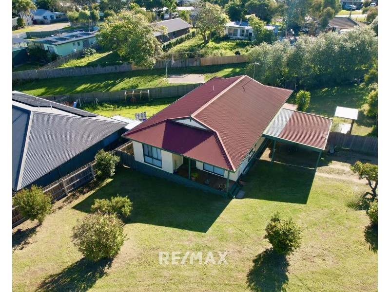 2 Foam Street, Lakes Entrance VIC 3909