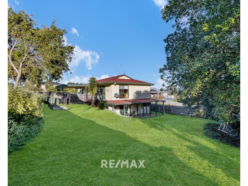 2 Foam Street, Lakes Entrance VIC 3909