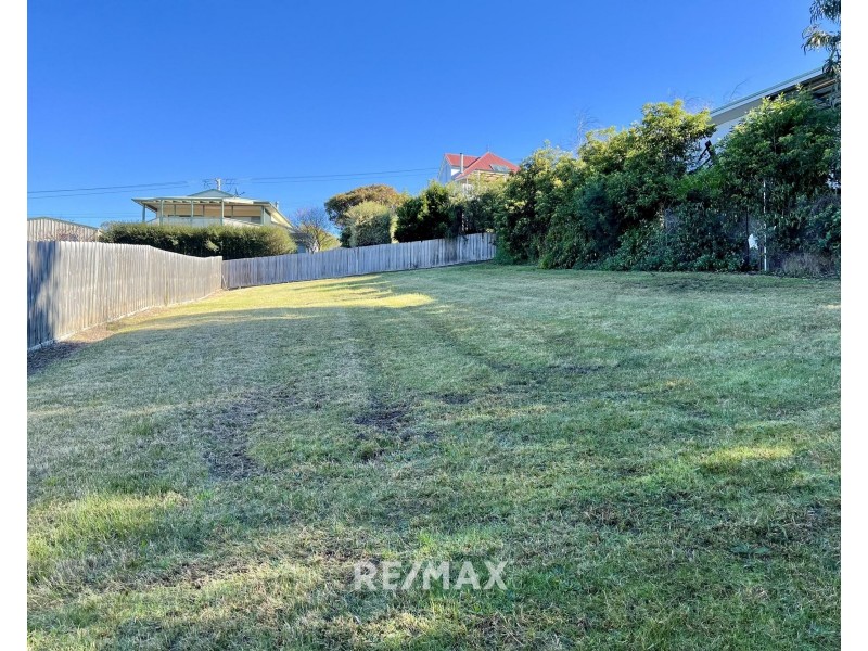 7B Outlook Avenue, Lakes Entrance VIC 3909