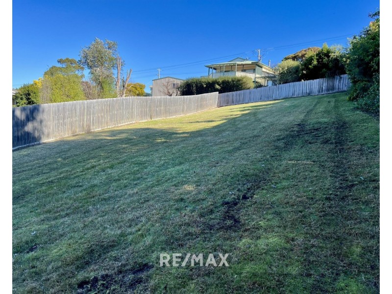 7B Outlook Avenue, Lakes Entrance VIC 3909