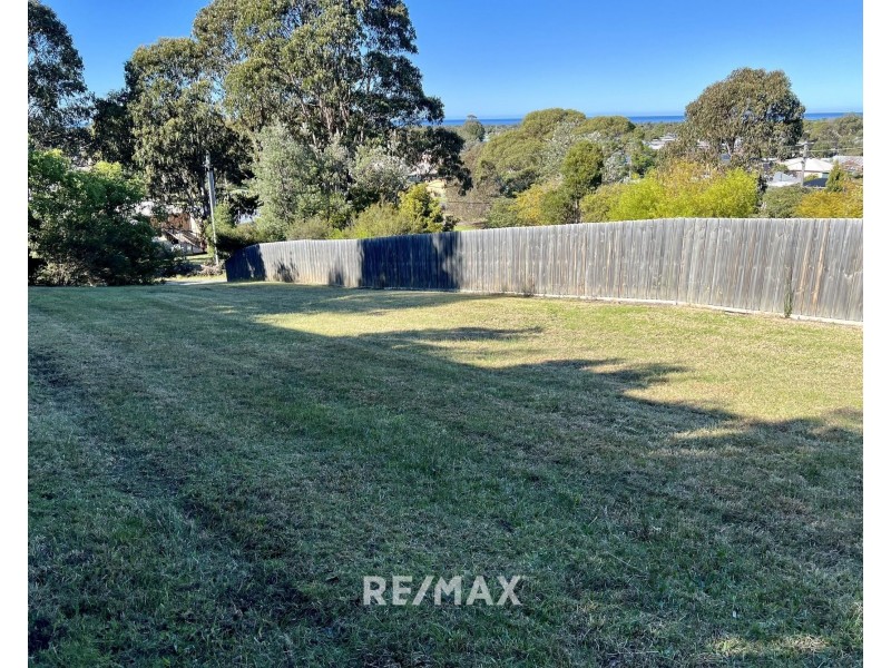 7B Outlook Avenue, Lakes Entrance VIC 3909
