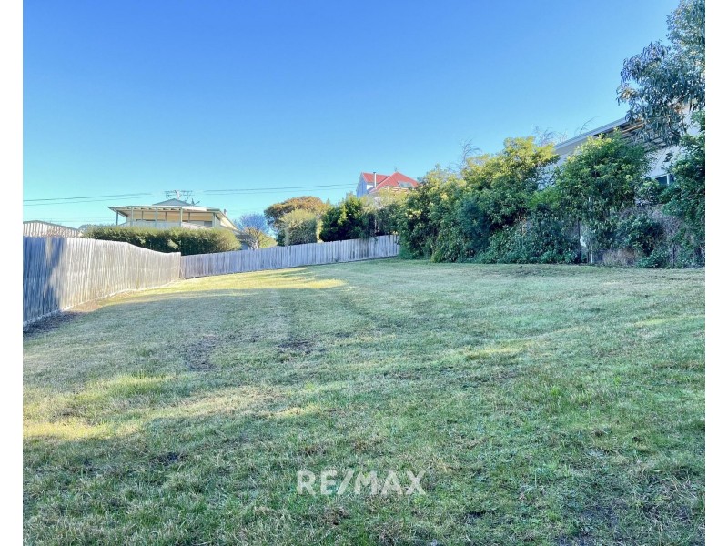 7B Outlook Avenue, Lakes Entrance VIC 3909