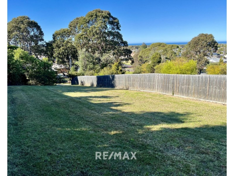 7B Outlook Avenue, Lakes Entrance VIC 3909