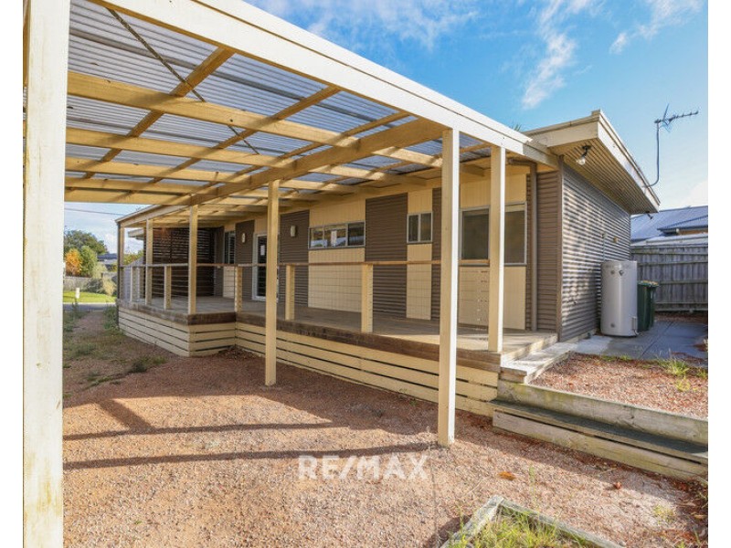 2/13 New Street, Lakes Entrance VIC 3909