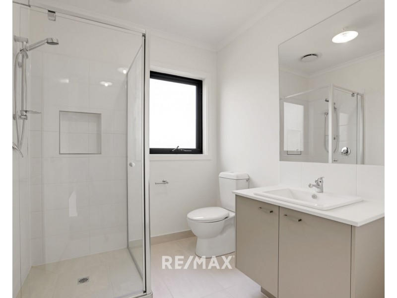 61 Lakeview Drive, Lakes Entrance VIC 3909