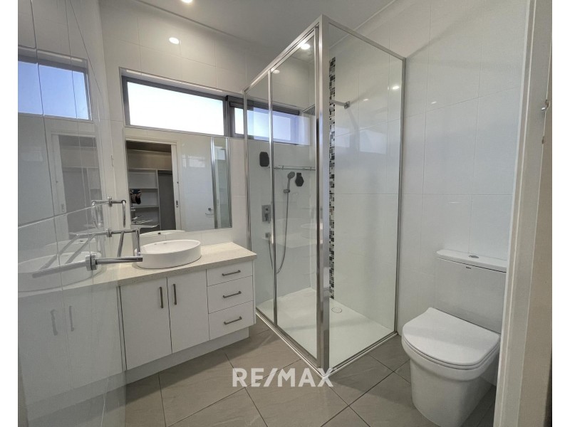 2 Penang Boardwalk, Lakes Entrance VIC 3909