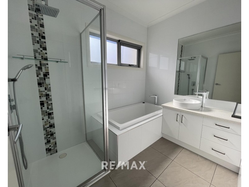 2 Penang Boardwalk, Lakes Entrance VIC 3909