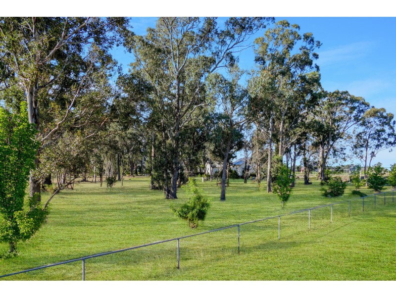 9 Watson Road, Thulimbah QLD 4376