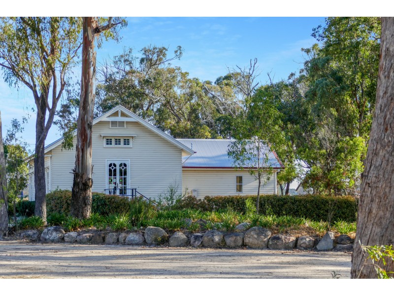 9 Watson Road, Thulimbah QLD 4376