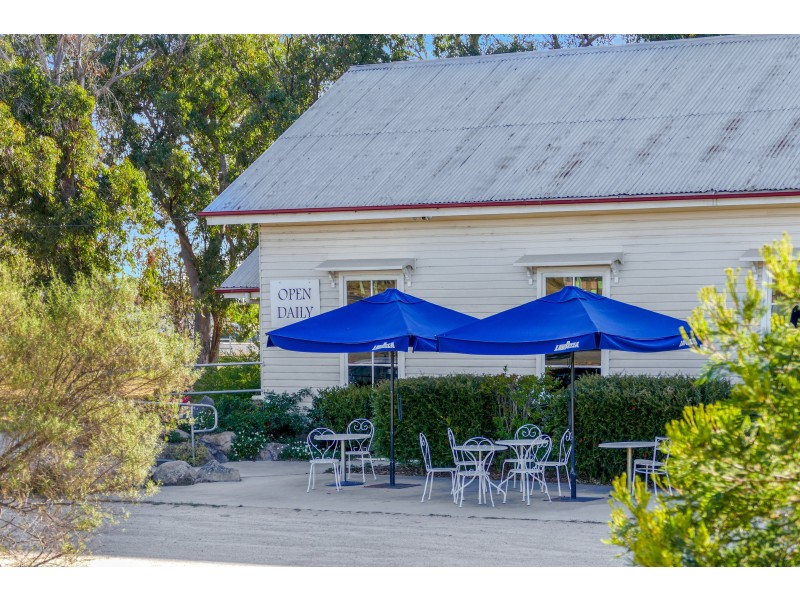 9 Watson Road, Thulimbah QLD 4376