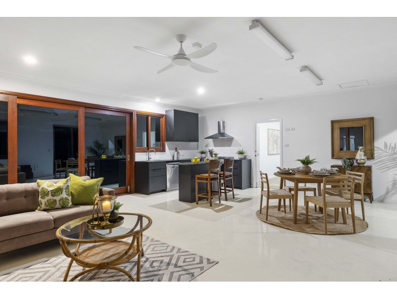 30 Sawreys Road, Forest Glen QLD 4556