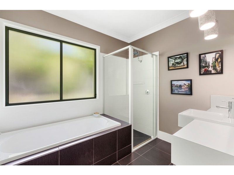 6 Bowers Court, Woombye QLD 4559