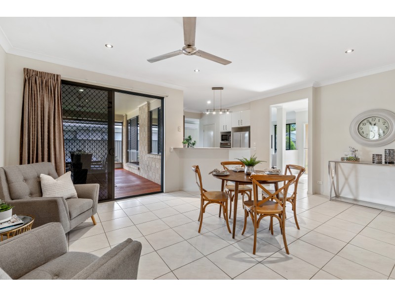 29 Maddock Ave, Mooloolah Valley QLD 4553