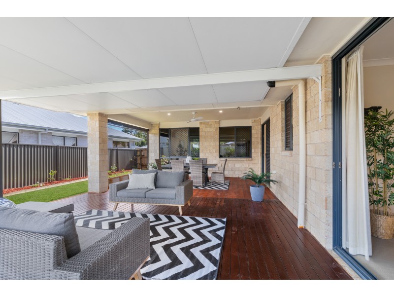 29 Maddock Ave, Mooloolah Valley QLD 4553