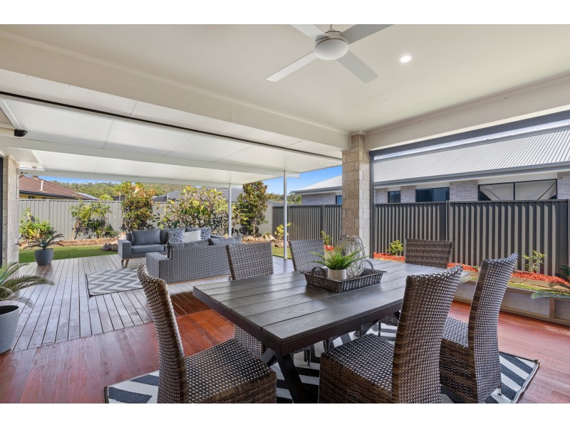 29 Maddock Ave, Mooloolah Valley QLD 4553