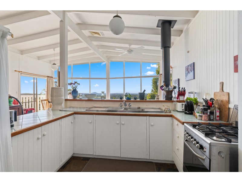 27 Flaxton Drive, Mapleton QLD 4560