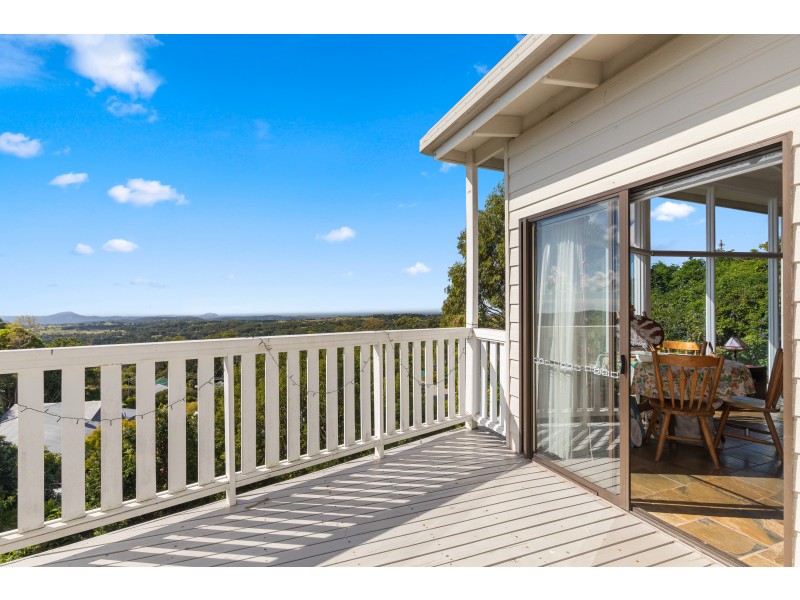 27 Flaxton Drive, Mapleton QLD 4560