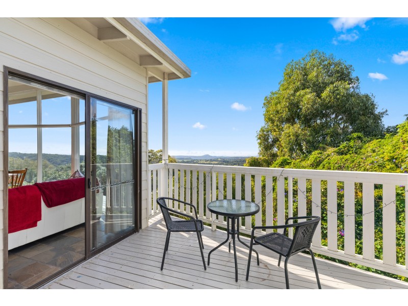 27 Flaxton Drive, Mapleton QLD 4560