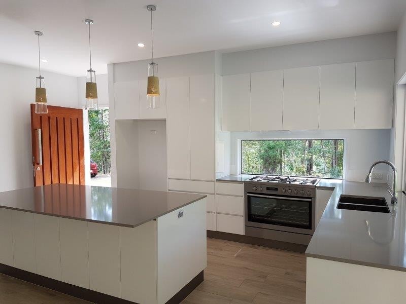 6 Simons Road, Towen Mountain QLD 4560