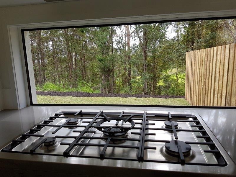 6 Simons Road, Towen Mountain QLD 4560