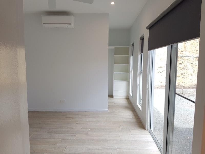 6 Simons Road, Towen Mountain QLD 4560