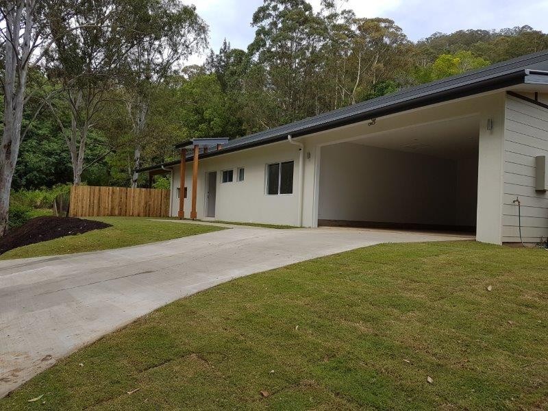 6 Simons Road, Towen Mountain QLD 4560